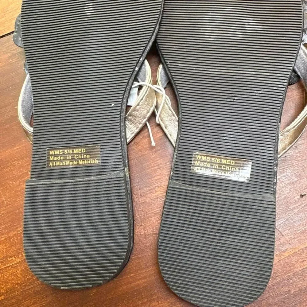 Apt-9 Women's Black and Brown Flipflops